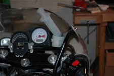 Remplissage du bocal à la seringue