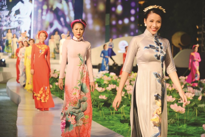 Mơ thấy hình ảnh áo dài Việt Nam thì nên đánh con 09 - 90