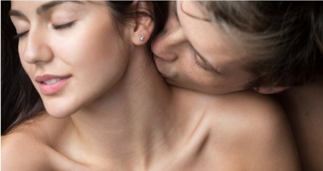 Chiêm bao thấy hôn cổ người lạ Chiêm bao thấy hôn cổ người lạ